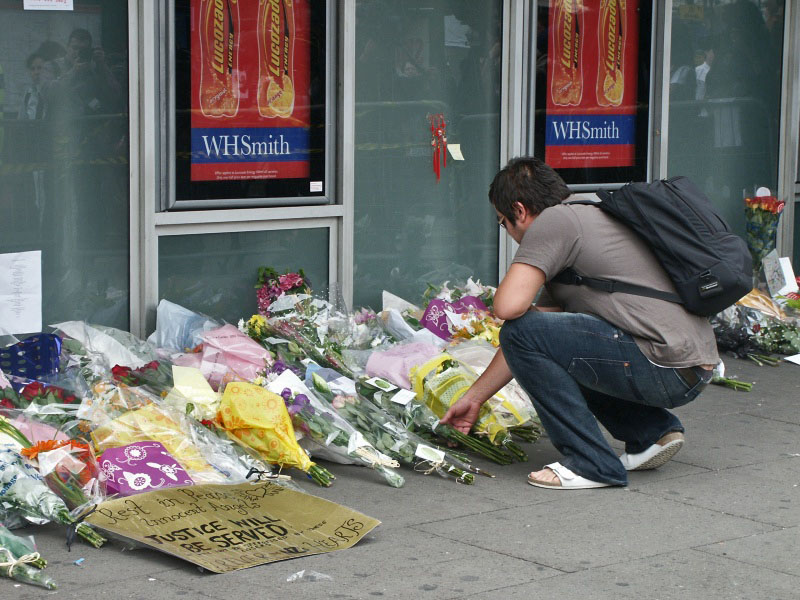 London - A City and its People - Terrorist Bombings, Kings Cross, 9th July 2005 - A photographic study by Christopher John Ball - Photographer and Writer