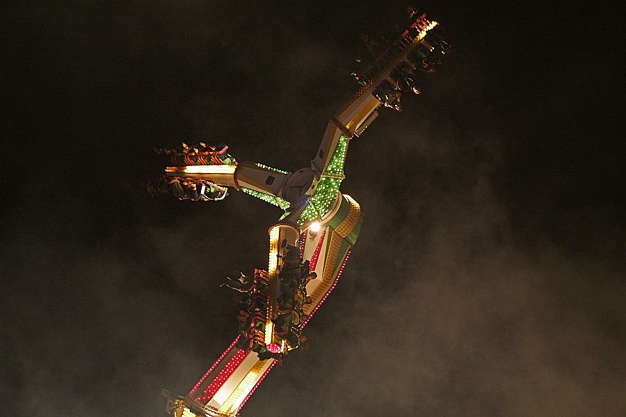 Alexandra Palace - Firework Display Nov 2007 - London - A City and its People A photographic study by Christopher John Ball - Photographer and Writer