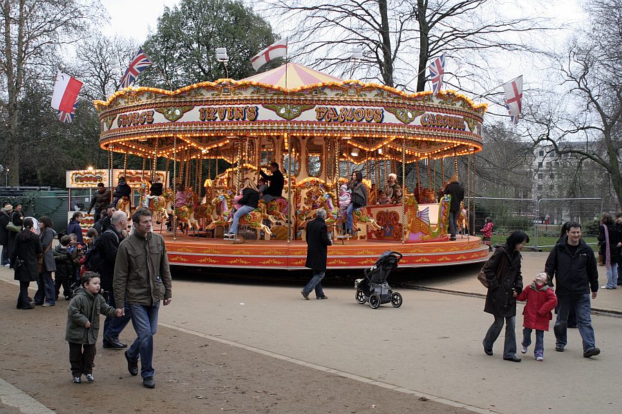 London - A City and its People - Hyde Park - 'Winter Wonderland' 2007/08 - A photographic study by Christopher John Ball - Photographer and Writer