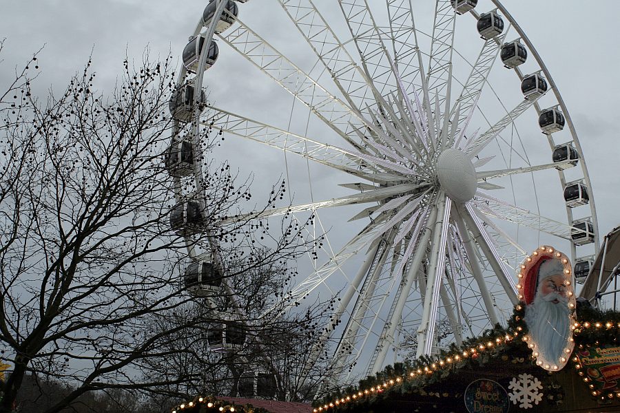 London - A City and its People - Hyde Park - 'Winter Wonderland' 2007/08 - A photographic study by Christopher John Ball - Photographer and Writer