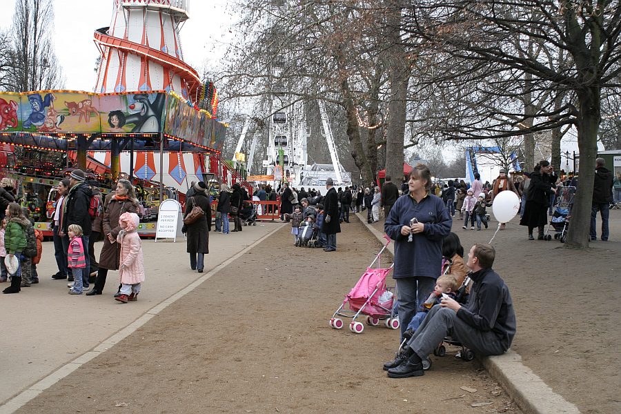 London - A City and its People - Hyde Park - 'Winter Wonderland' 2007/08 - A photographic study by Christopher John Ball - Photographer and Writer