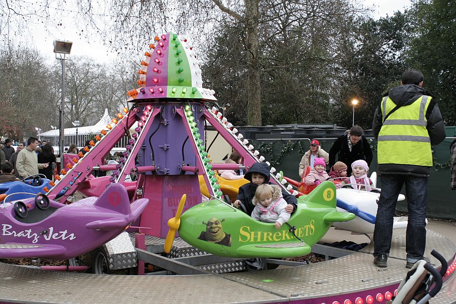 London - A City and its People - Hyde Park - 'Winter Wonderland' 2007/08 - A photographic study by Christopher John Ball - Photographer and Writer