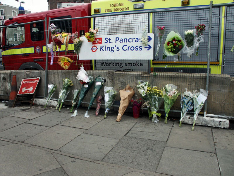 London - A City and its People - Terrorist Bombings, Kings Cross, 8th July 2005 - Terrorist Bombings, Kings Cross, 7th July 2005 - A photographic study by Christopher John Ball - Photographer and Writer