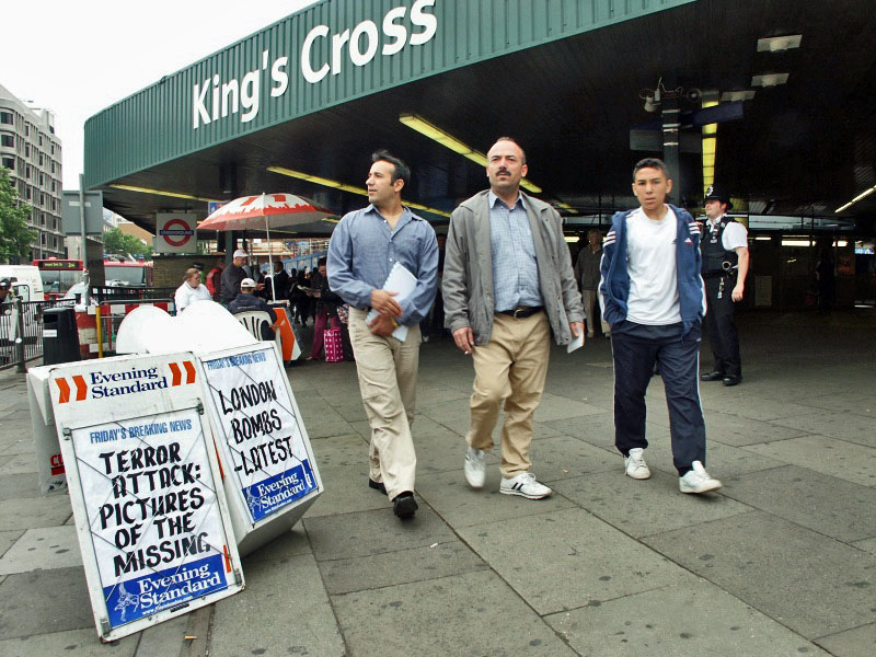 London - A City and its People - Terrorist Bombings, Kings Cross, 8th July 2005 - Terrorist Bombings, Kings Cross, 7th July 2005 - A photographic study by Christopher John Ball - Photographer and Writer